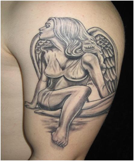 tatouage omoplate ange