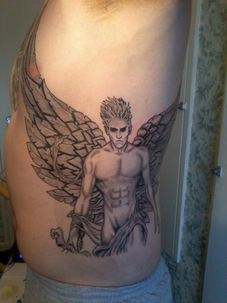 tatouage omoplate ange
