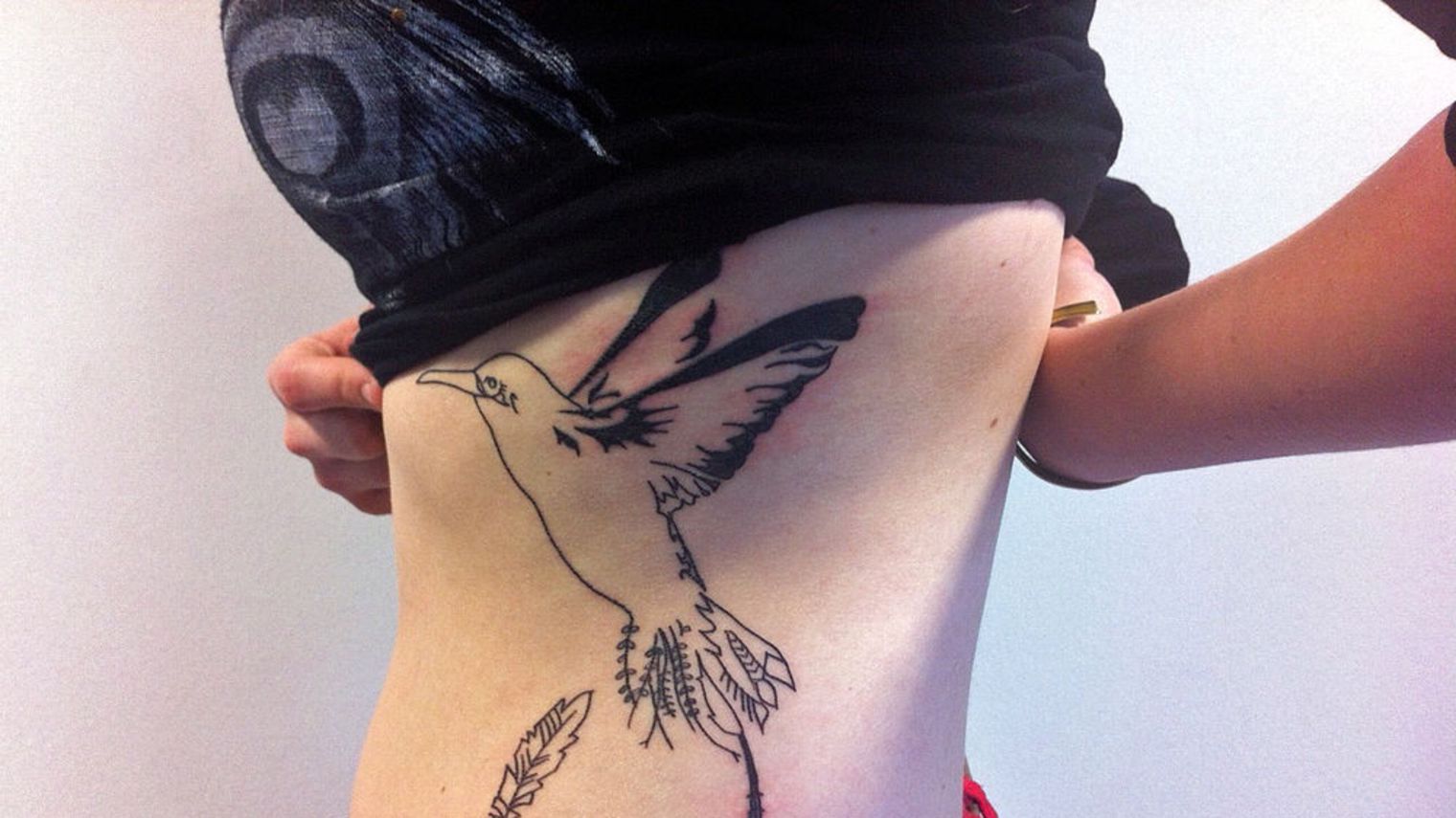 tatouage omoplate cicatrisation