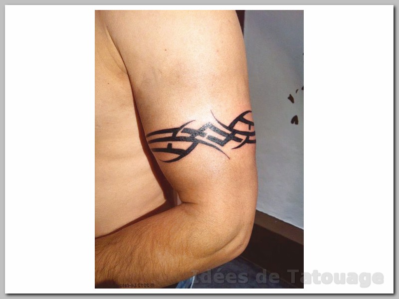 tatouage omoplate déformation