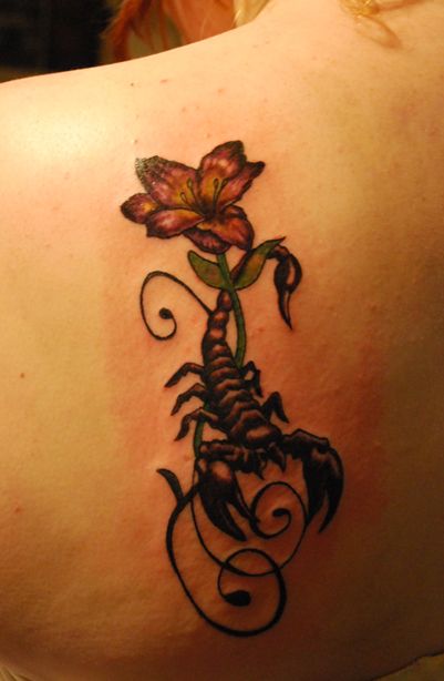 tatouage omoplate gauche