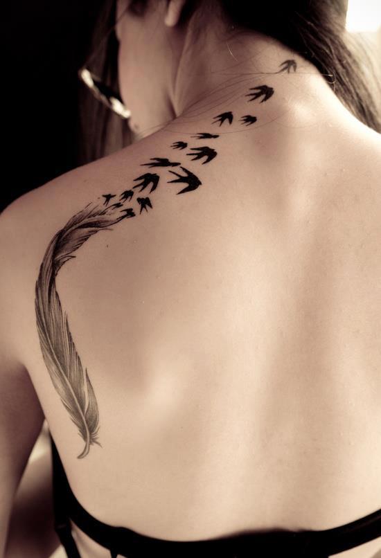 tatouage omoplate nuque