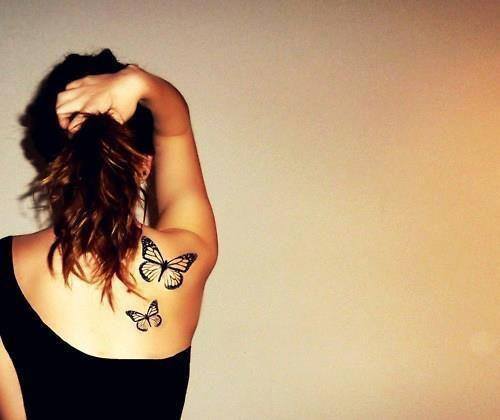 tatouage omoplate pour femme