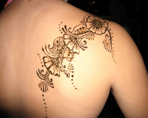 tatouage oriental ventre