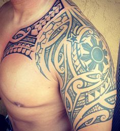 tatouage pectoraux et bras
