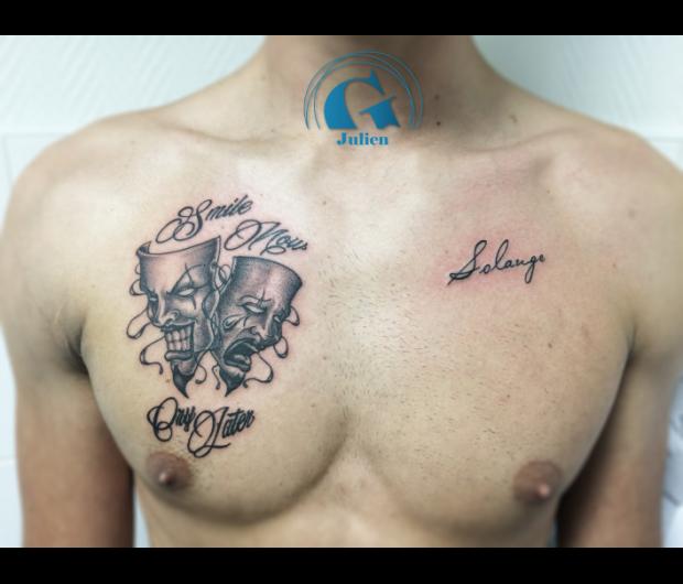 tatouage pectoraux phrase