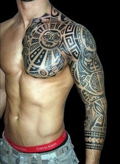 tatouage pectoraux prenom