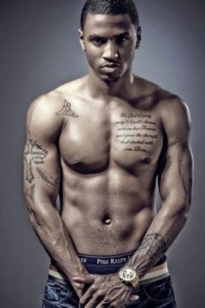 tatouage pectoraux texte