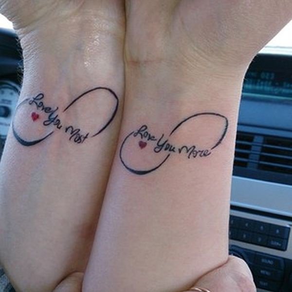 tatouage phrase amour maman