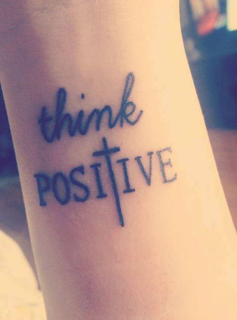 tatouage phrase anglais poignet
