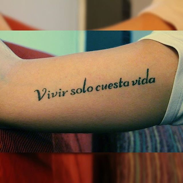 Tatouage phrase espagnol homme