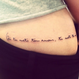 tatouage phrase francais femme