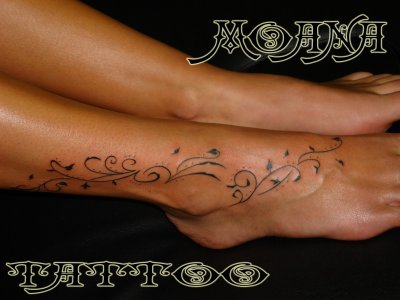 tatouage pied femme fleur