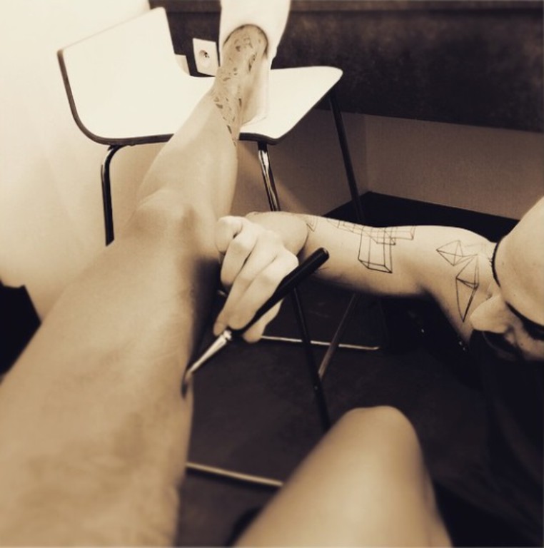 tatouage pied shy'm
