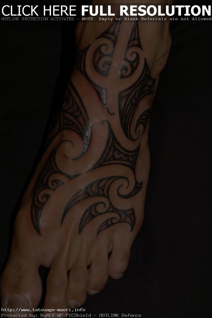 tatouage pieds homme