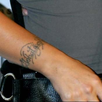 tatouage poignet femme bracelet