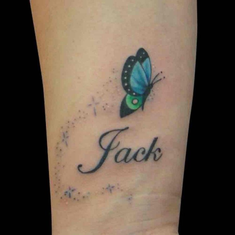 tatouage poignet femme papillon