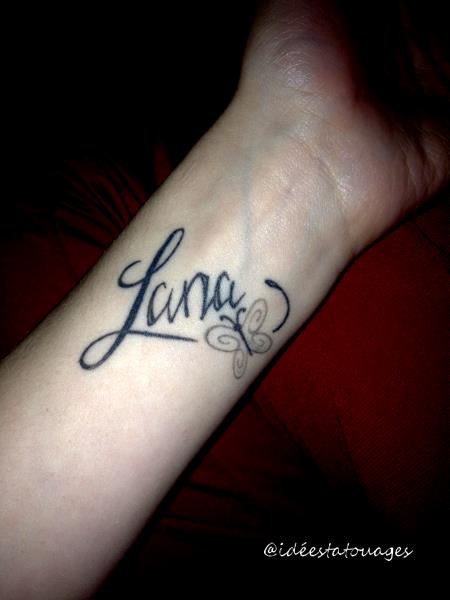 tatouage poignet prenom ecriture