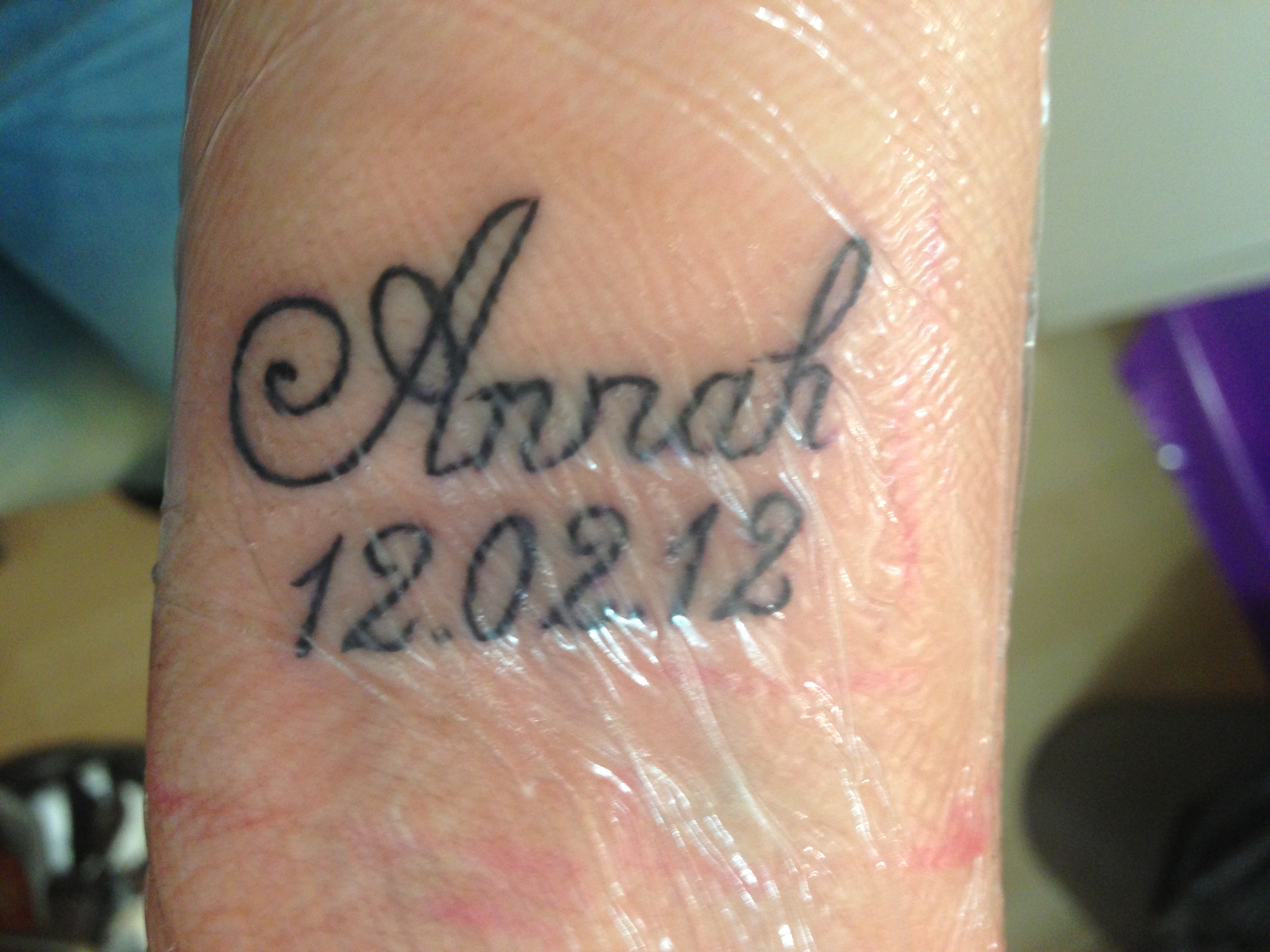 tatouage poignet prenom mathis
