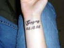tatouage poignet prenom mathis
