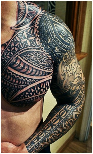 tatouage polynésien bras complet