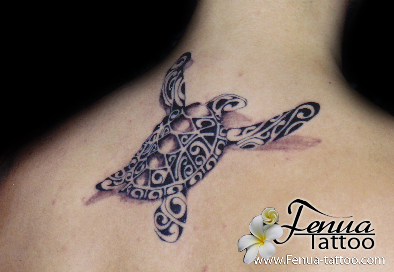 tatouage polynésien femme
