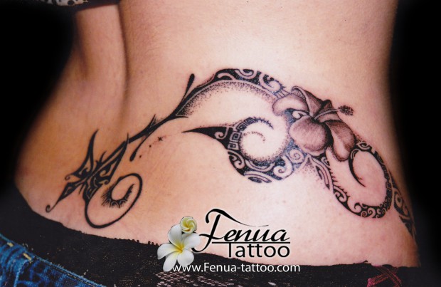 tatouage polynésien femme bas dos