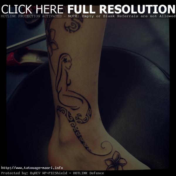 tatouage polynésien femme discret