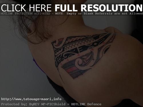 tatouage polynésien femme épaule