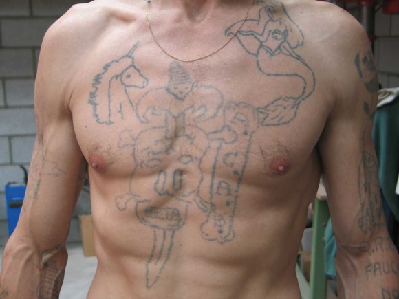 tatouage recouvrement pectoraux