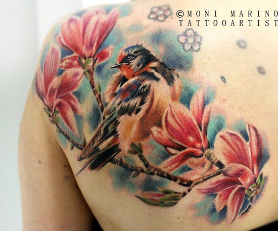 tatouage rose oiseau
