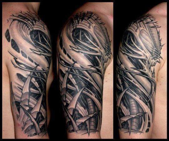 tatouage serpent biomecanique