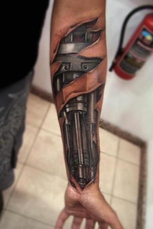 tatouage style biomécanique