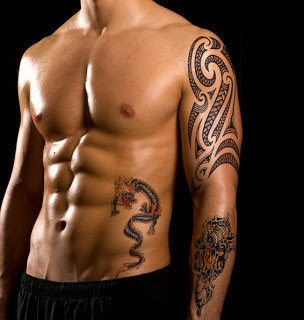 tatouage sur le ventre homme