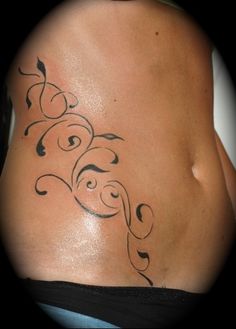 tatouage taille ventre