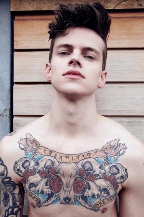 tatouage torse homme