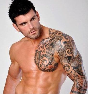 tatouage torse homme