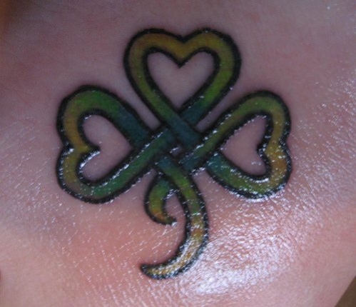 tatouage trefle celtique