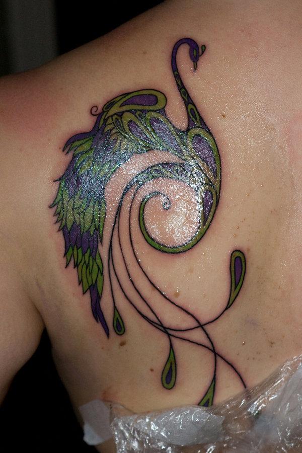 tatouage trefle omoplate