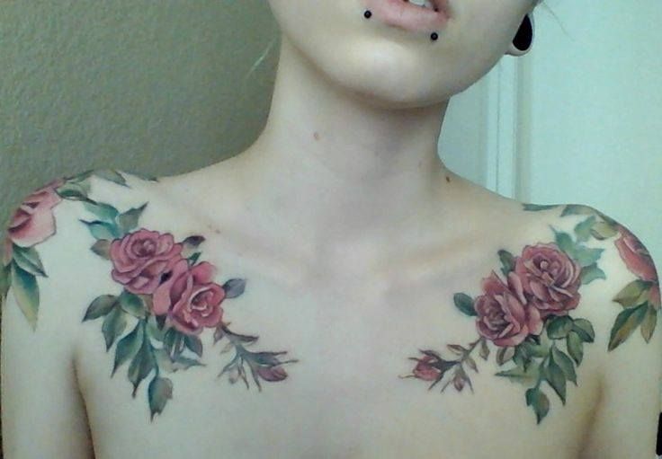 tatouage trefle omoplate