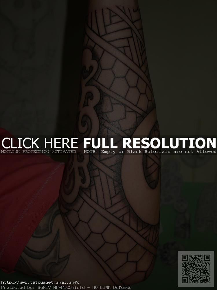 tatouage tribal avant bras femme