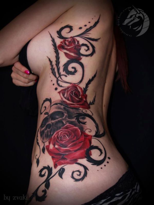 tatouage tribal avec une rose