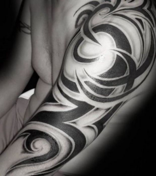 tatouage tribal bras