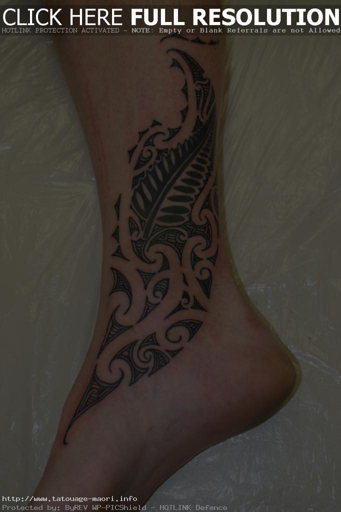 tatouage tribal cheville homme