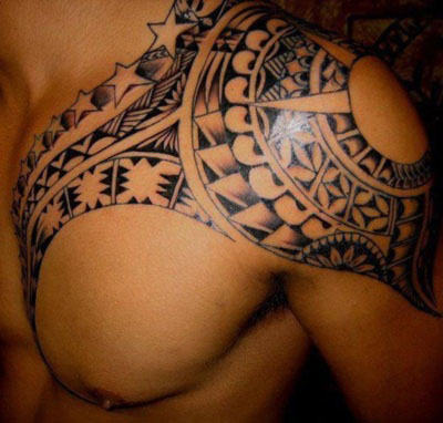 tatouage tribal épaule bras homme