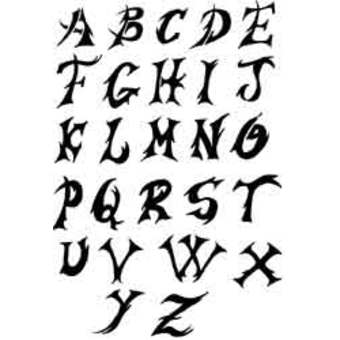 tatouage tribal lettre