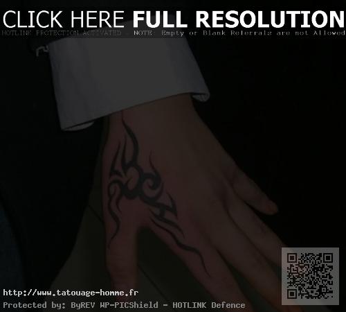 tatouage tribal main