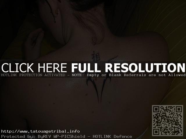 tatouage tribal nuque