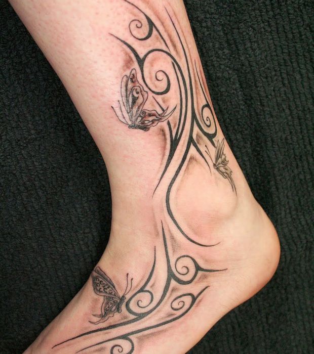 tatouage tribal pied homme