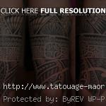 Tatouage tribal tour cuisse homme